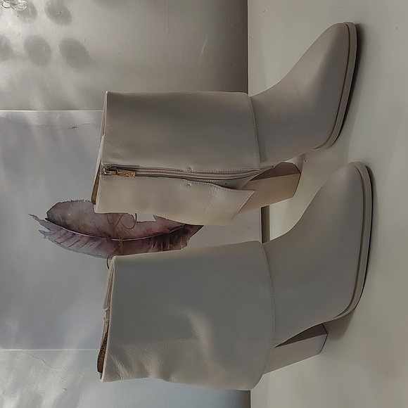 Jessica Simpson Women's Coulton Cuffed Dress Booties - Chalk Leather - Picture 2 of 7